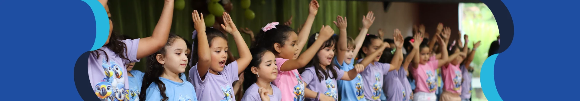 Crianças na festa da família